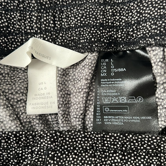 H&M Stretch Drawstring Pants - Picture 3 of 3